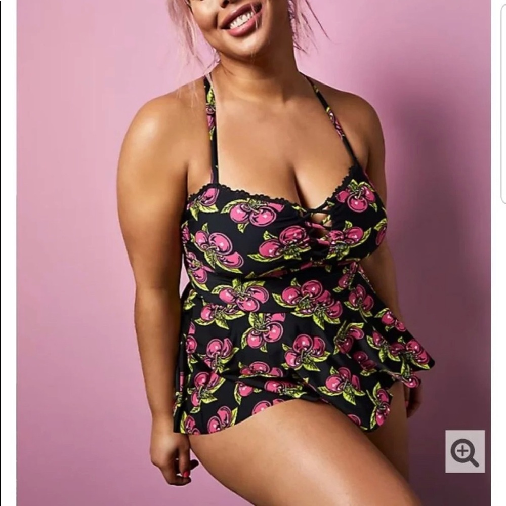 Torrid Betsey Johnson Black Cherry Swim Size 1